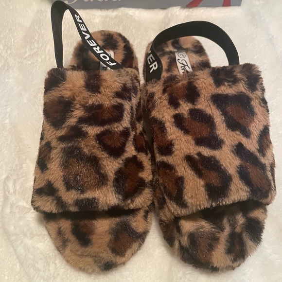 Leopard platforms - Picture 2 of 2